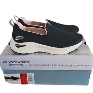Skechers Arch Comfort Women’s Slip-On Walking Shoes – Black/White, Size 6.5, NWT